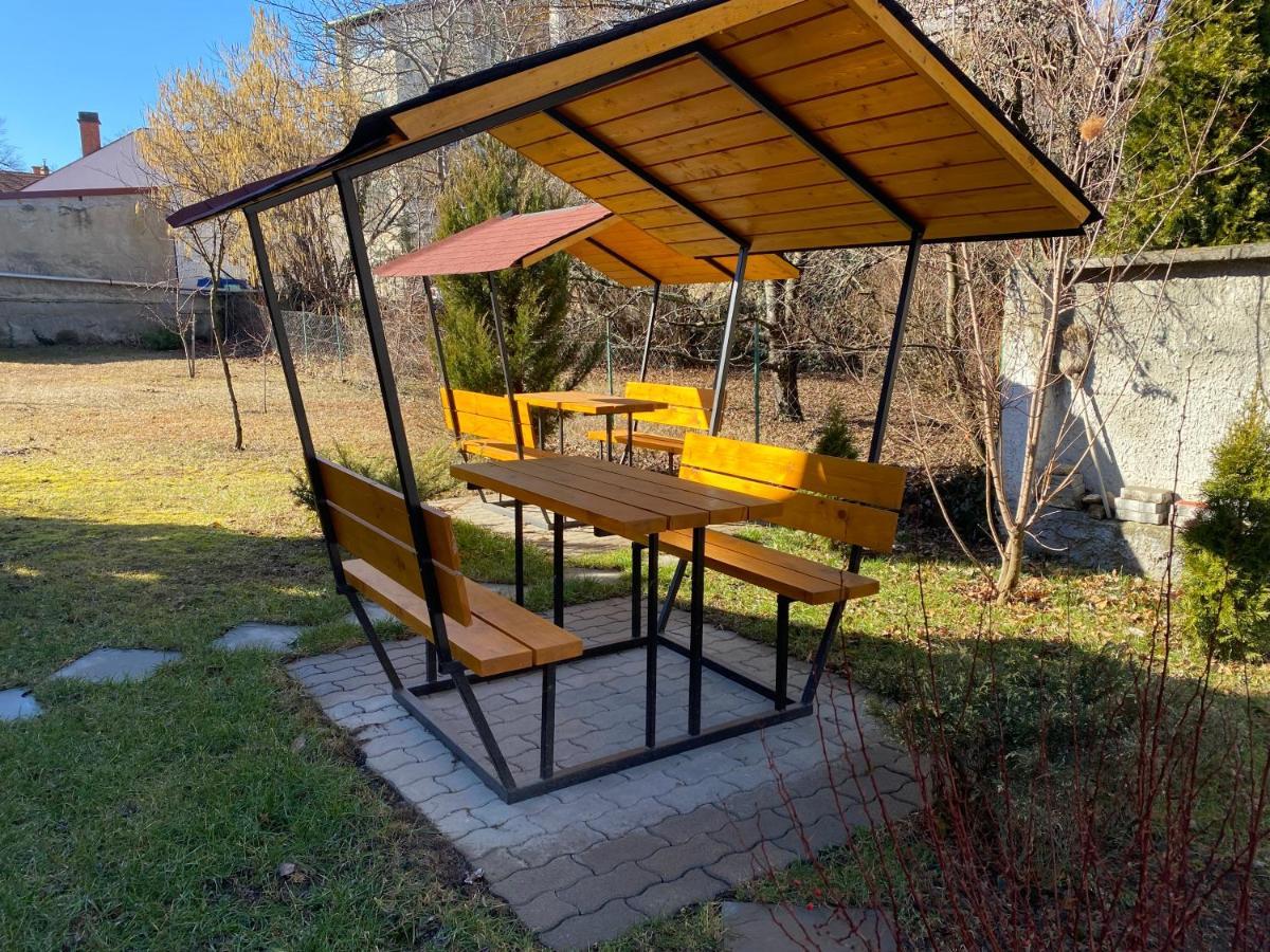 Oreo Apartman Eger Exterior photo