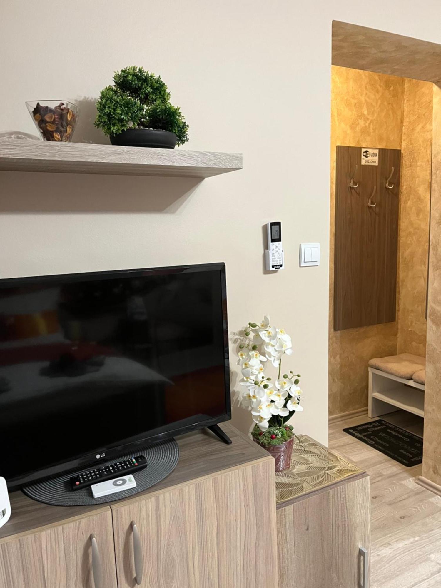 Oreo Apartman Eger Exterior photo