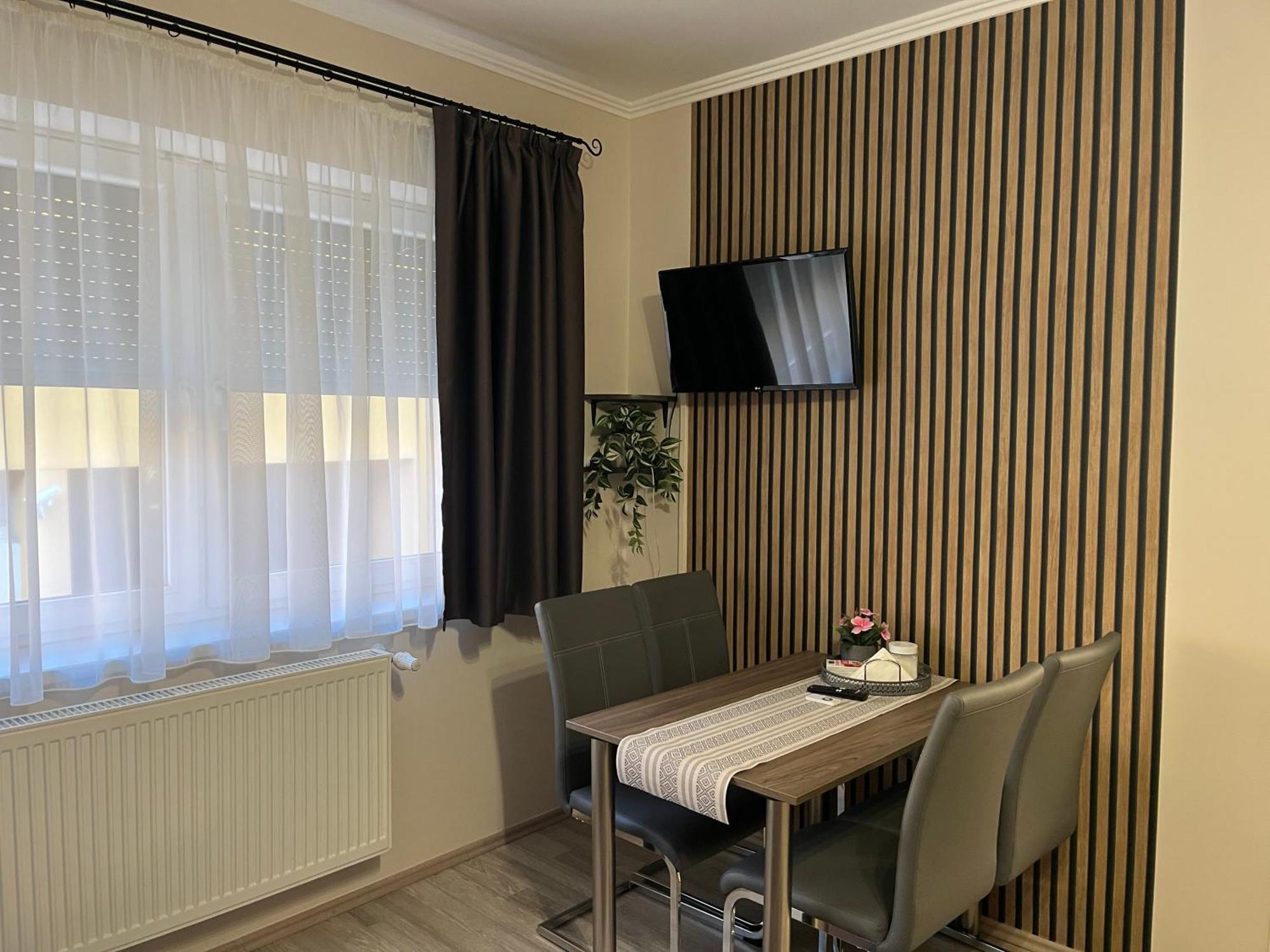 Oreo Apartman Eger Exterior photo